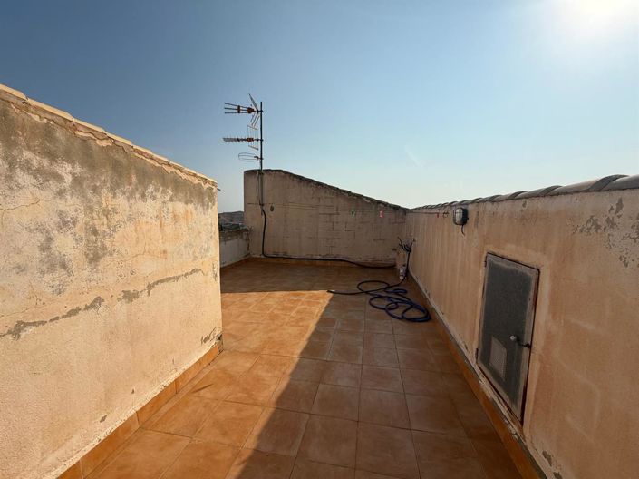 Image No.19-4 Bed Property for sale