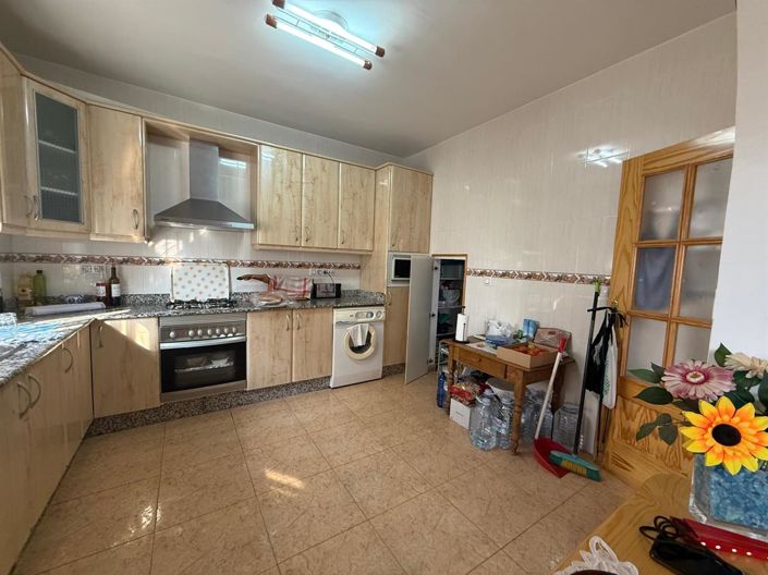 Image No.3-4 Bed Property for sale