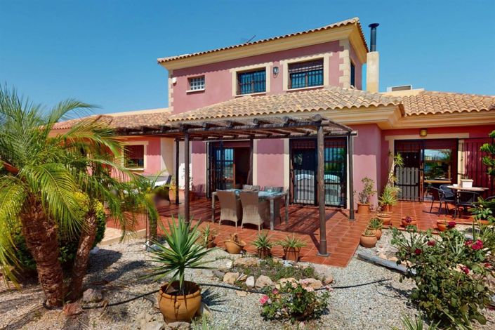 Image No.2-5 Bed Villa for sale