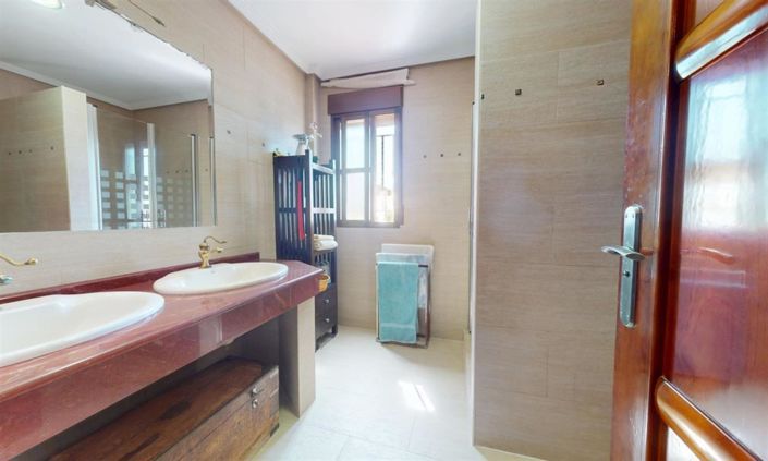 Image No.23-5 Bed Villa for sale