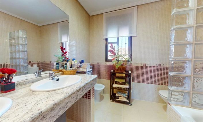 Image No.24-5 Bed Villa for sale