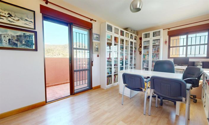 Image No.28-5 Bed Villa for sale