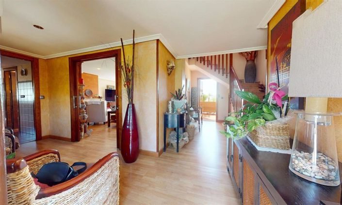 Image No.8-5 Bed Villa for sale