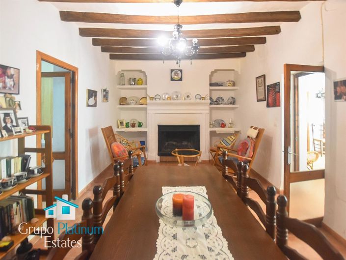 Image No.5-5 Bed Property for sale