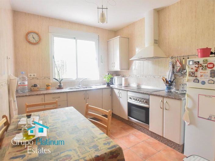 Image No.13-5 Bed Property for sale