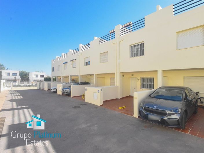 Image No.19-3 Bed Property for sale