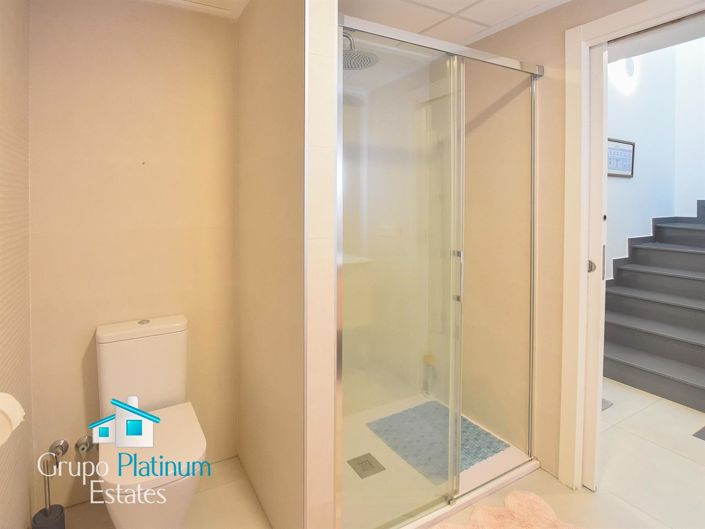 Image No.13-3 Bed Property for sale