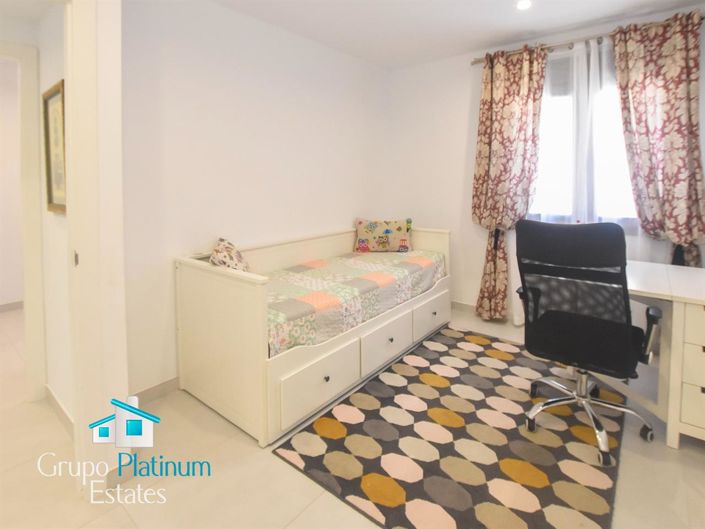 Image No.16-3 Bed Property for sale