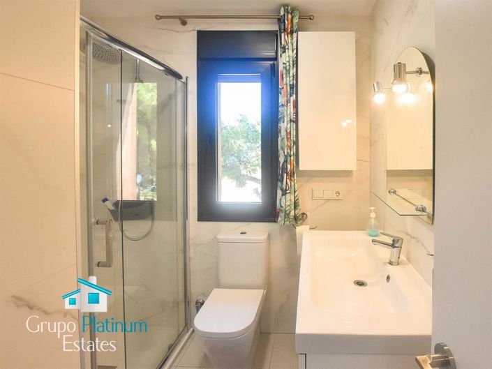 Image No.20-3 Bed Property for sale