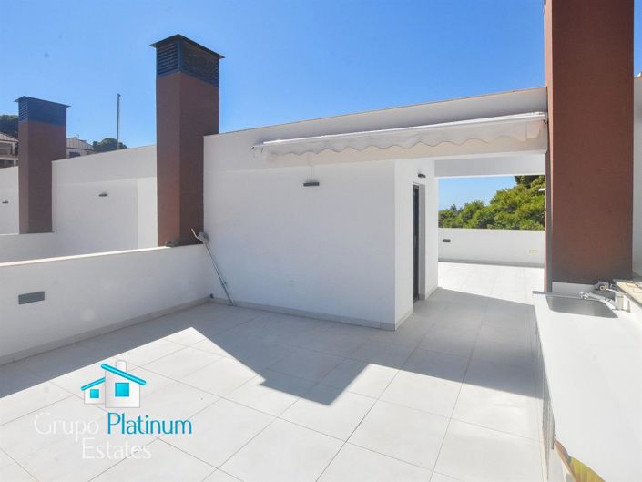 Image No.22-3 Bed Property for sale