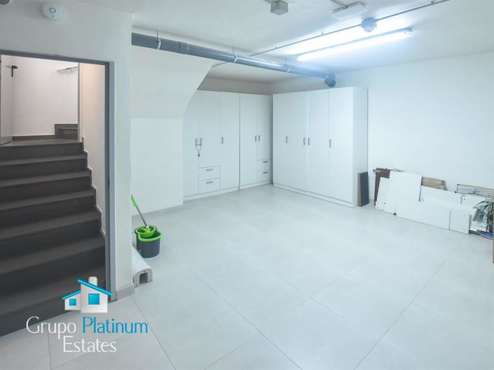 Image No.25-3 Bed Property for sale