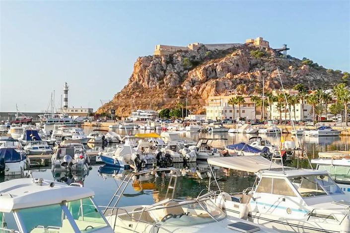 Image No.14-3 Bed Apartment for sale