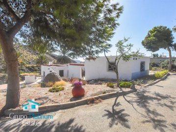 4 Bed Villa for sale