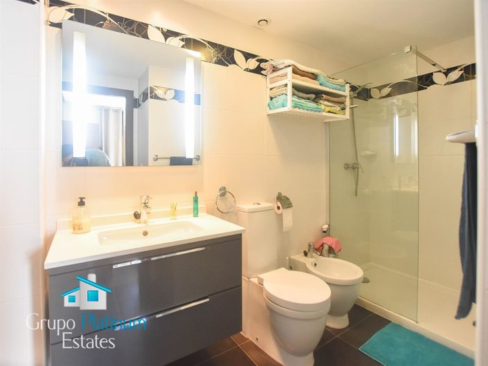 Image No.10-2 Bed Property for sale