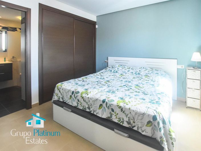 Image No.9-2 Bed Property for sale