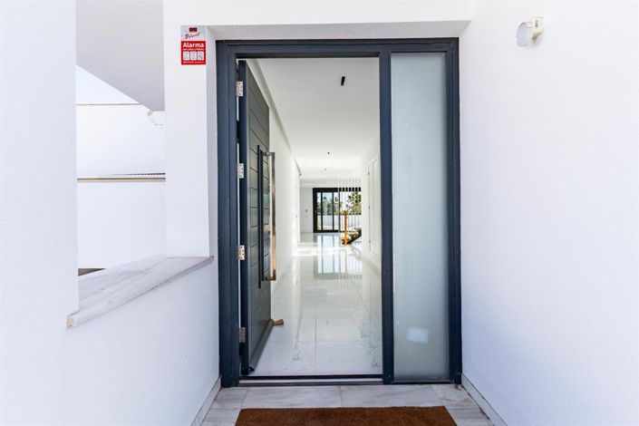 Image No.13-4 Bed Villa for sale