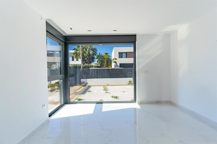 Image No.16-4 Bed Villa for sale