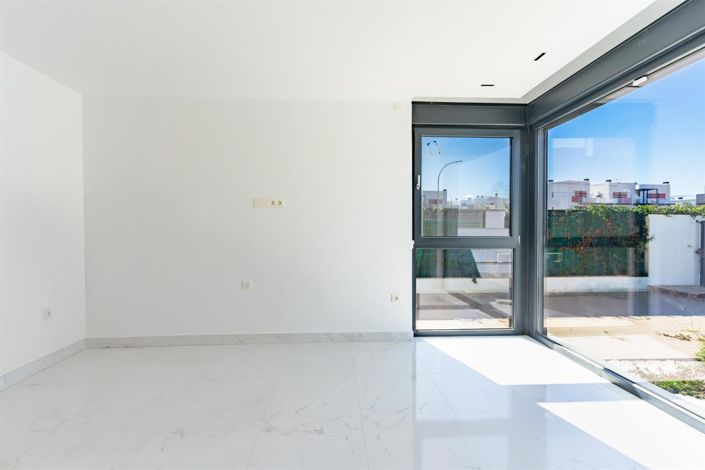 Image No.17-4 Bed Villa for sale