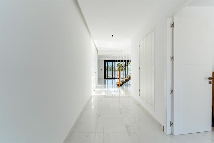 Image No.21-4 Bed Villa for sale