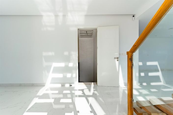 Image No.26-4 Bed Villa for sale