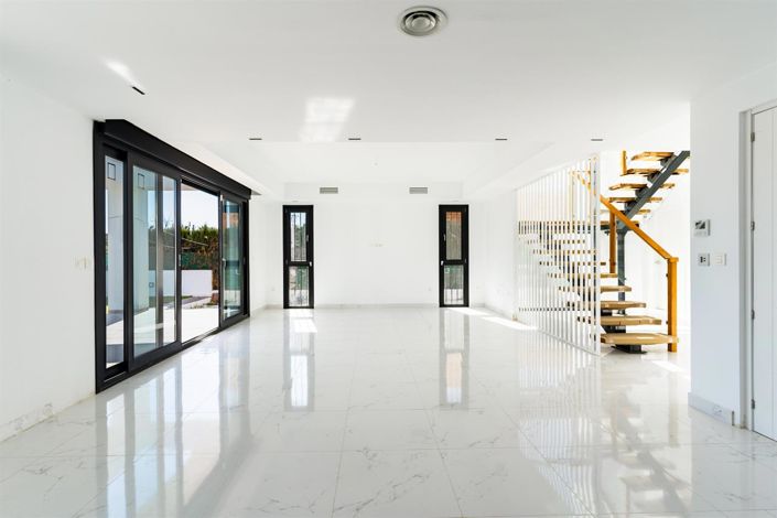 Image No.29-4 Bed Villa for sale