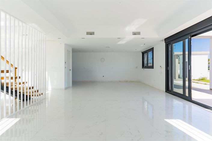 Image No.34-4 Bed Villa for sale