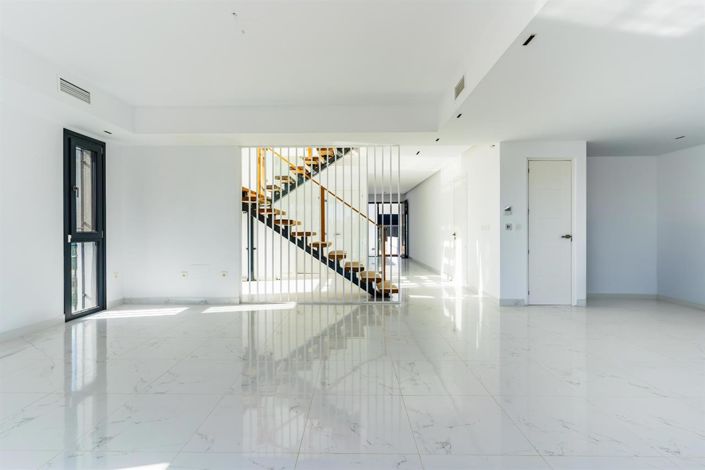 Image No.35-4 Bed Villa for sale