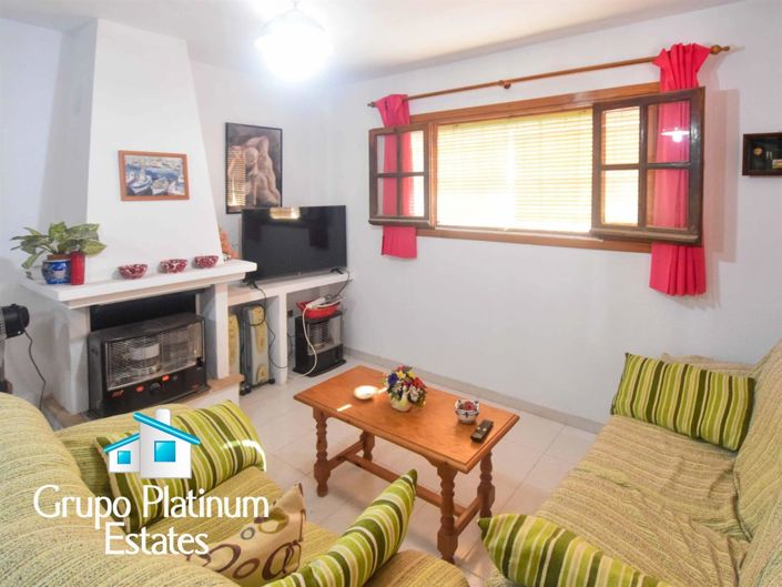 Image No.14-3 Bed Property for sale