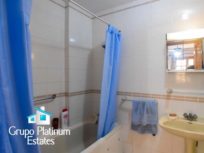 Image No.18-3 Bed Property for sale