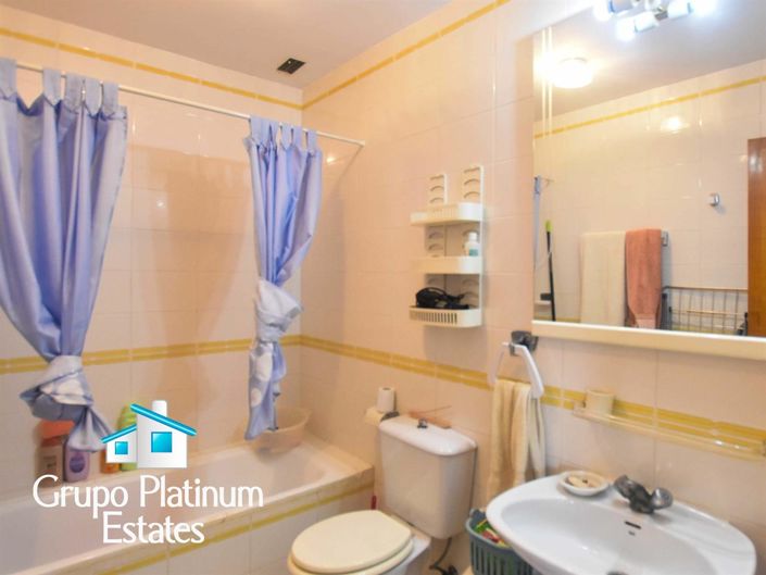 Image No.21-3 Bed Property for sale