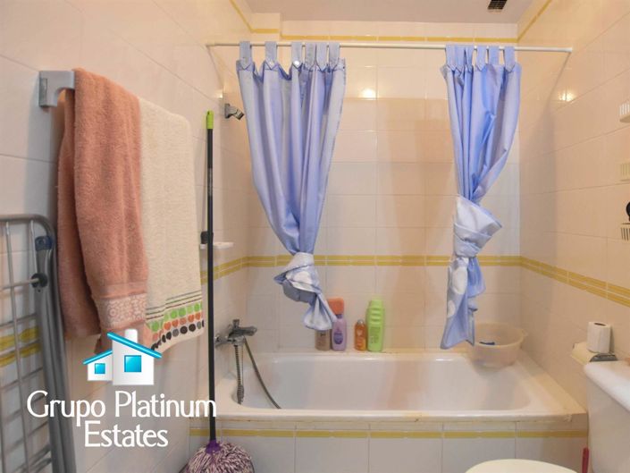 Image No.22-3 Bed Property for sale