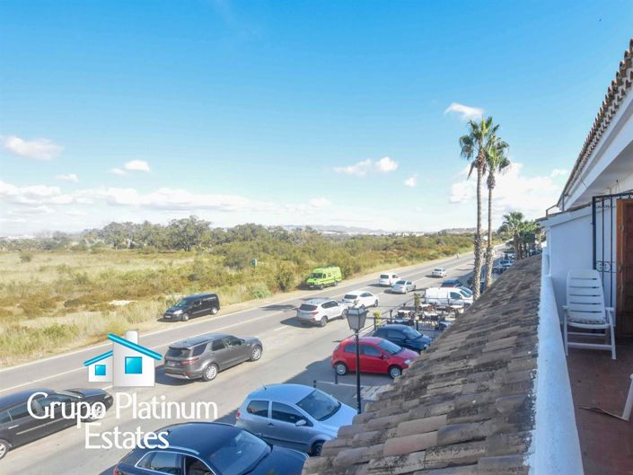 Image No.27-3 Bed Property for sale