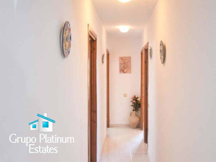 Image No.32-3 Bed Property for sale