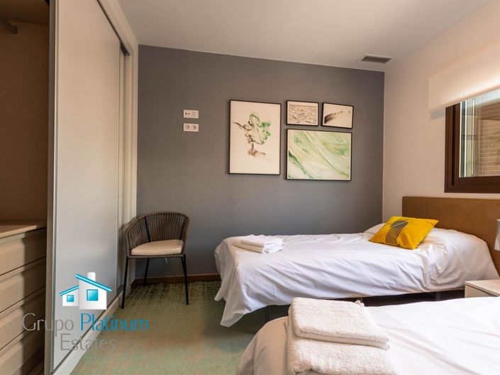 Image No.11-2 Bed Property for sale