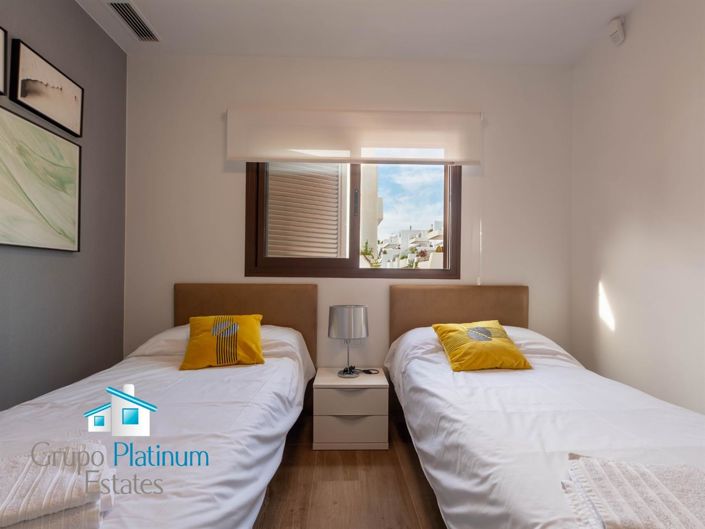 Image No.12-2 Bed Property for sale