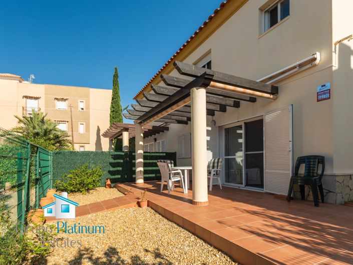 Image No.12-3 Bed Property for sale