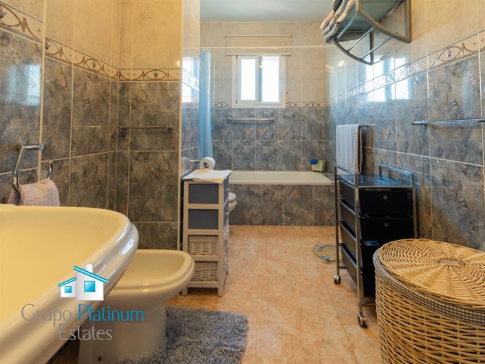 Image No.16-3 Bed Property for sale