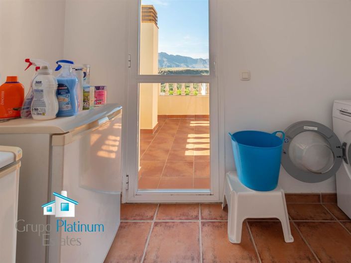 Image No.19-3 Bed Property for sale