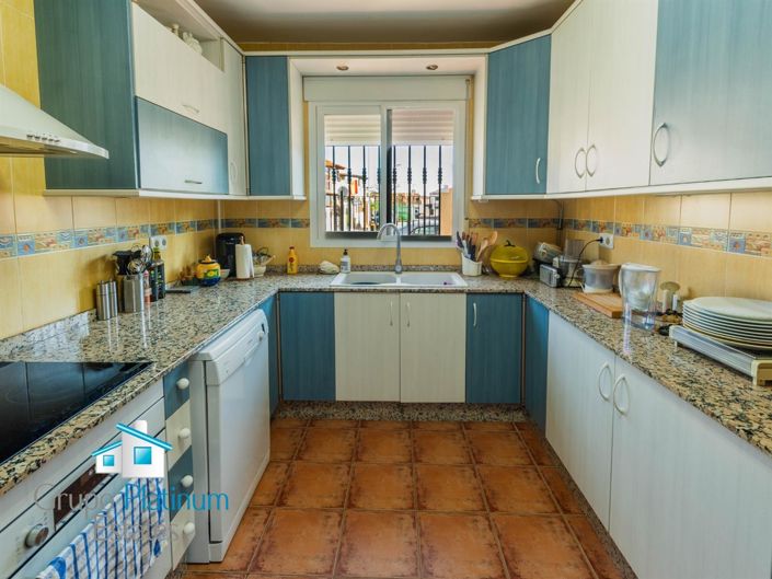 Image No.8-3 Bed Property for sale