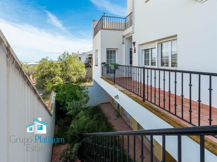 Image No.9-6 Bed Property for sale