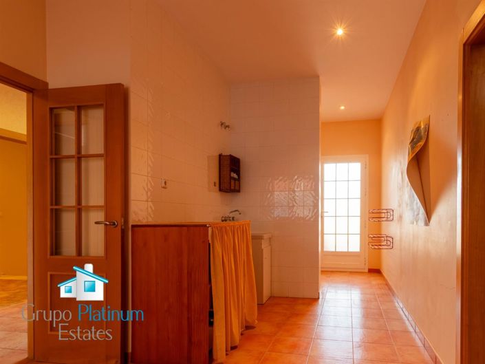 Image No.14-6 Bed Property for sale