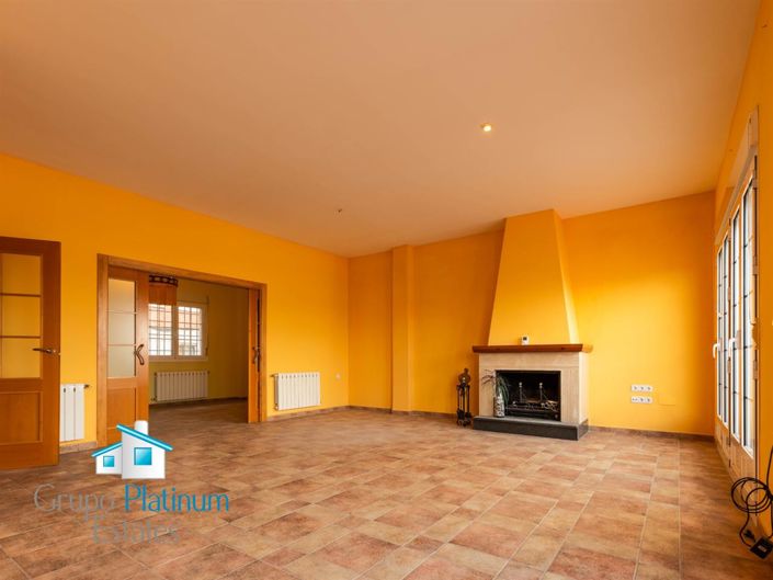 Image No.5-6 Bed Property for sale