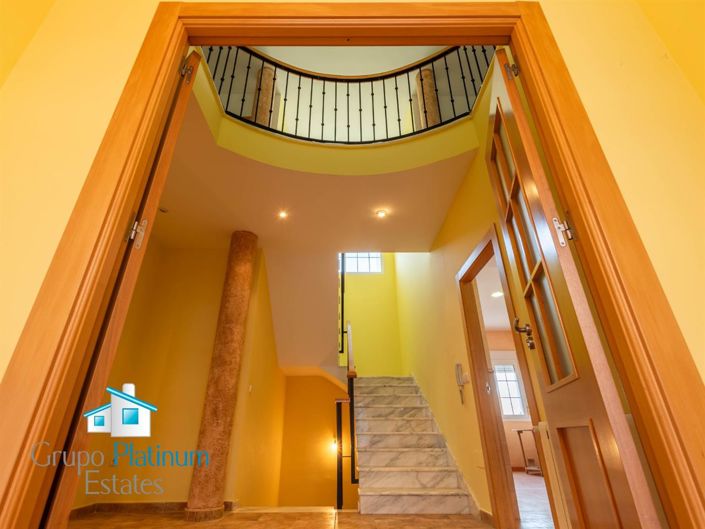 Image No.7-6 Bed Property for sale