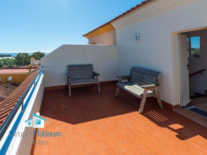 Image No.21-3 Bed Property for sale