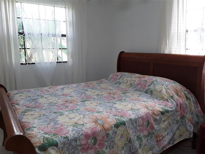 Image No.10-6 Bed Apartment for sale