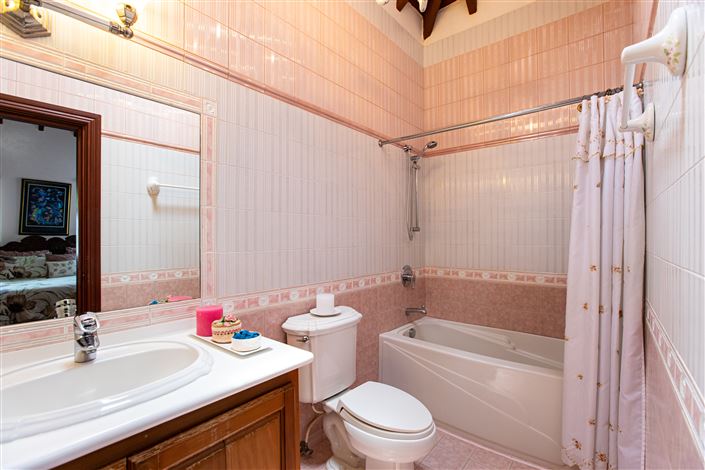 Image No.19-4 Bed Villa for sale