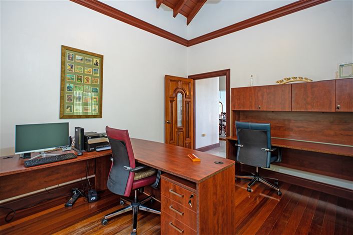 Image No.8-4 Bed Villa for sale