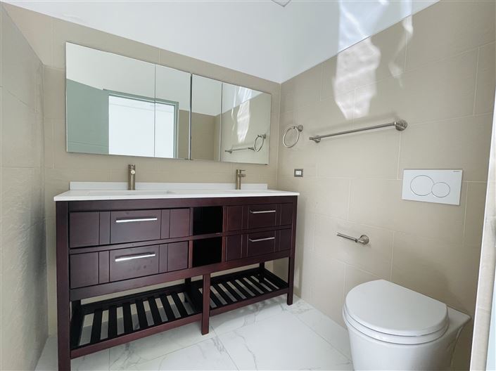 Image No.3-4 Bed Villa for sale