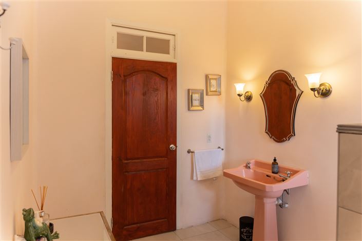 Image No.11-6 Bed Villa for sale