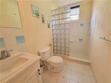 63769-heywoods179downstairsbath1